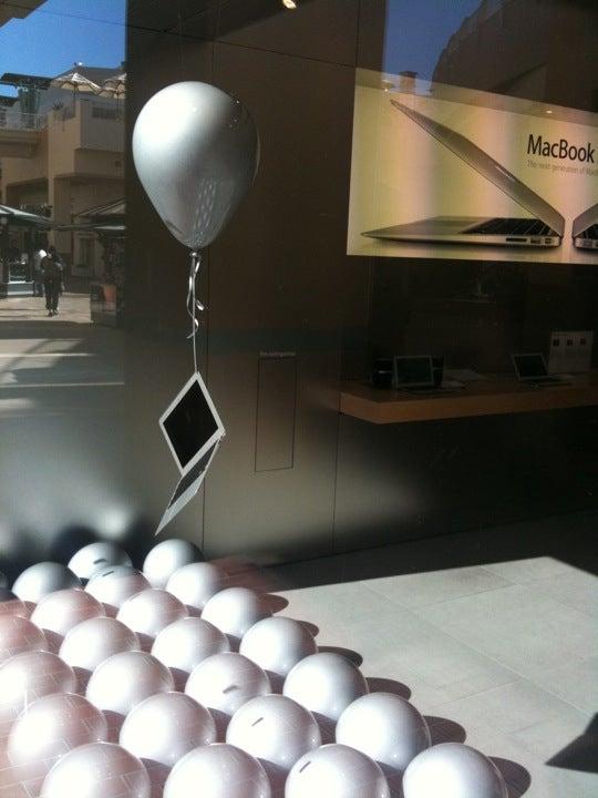 Apple Fashion Valley