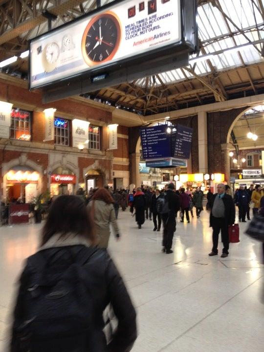 London Victoria Railway Station (VIC)