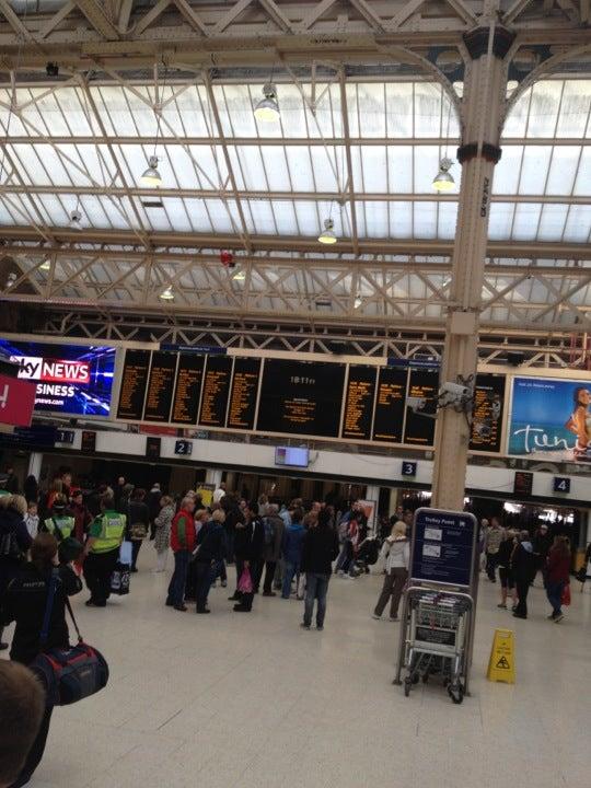 Charing Cross Railway Station (CHX)