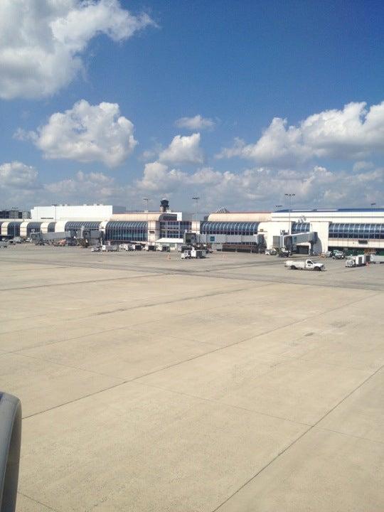 Charlotte Douglas International Airport (CLT)